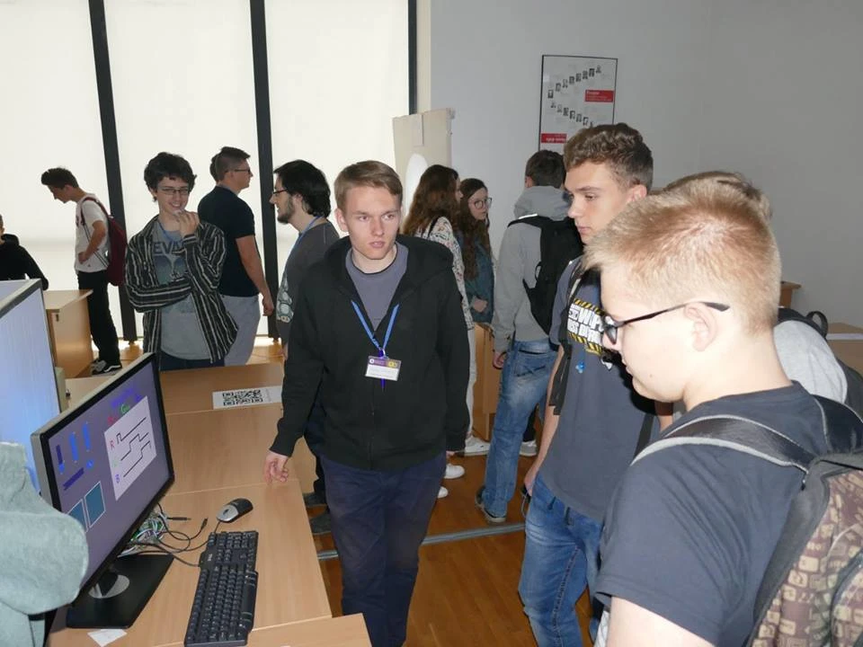 Błękitna kropka. Człowiek i jego przyszłość w kosmosie