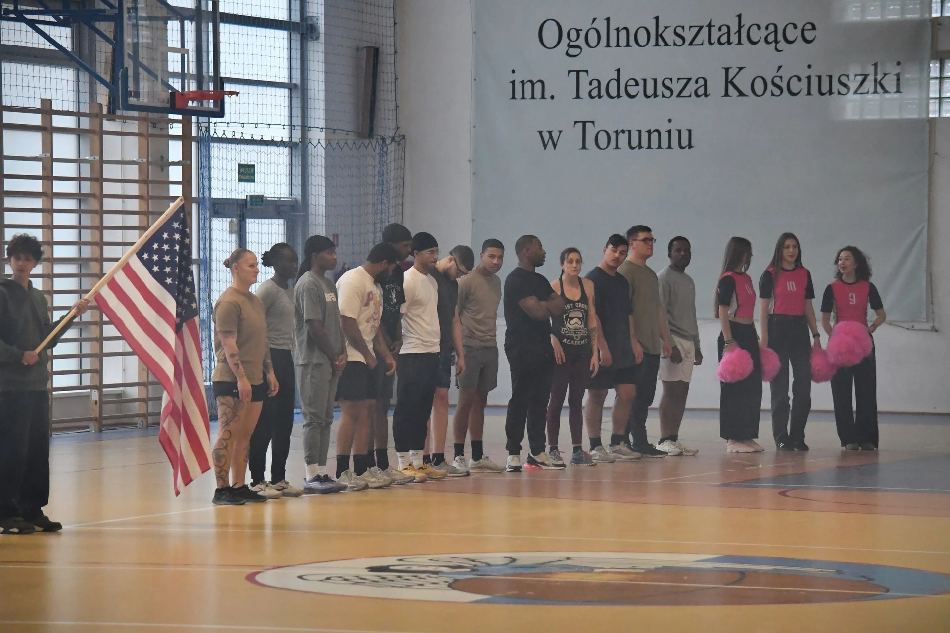 Mecz koszykówki: U.S. Army - IV LO